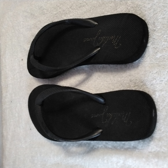 Flip flops - Picture 2 of 4